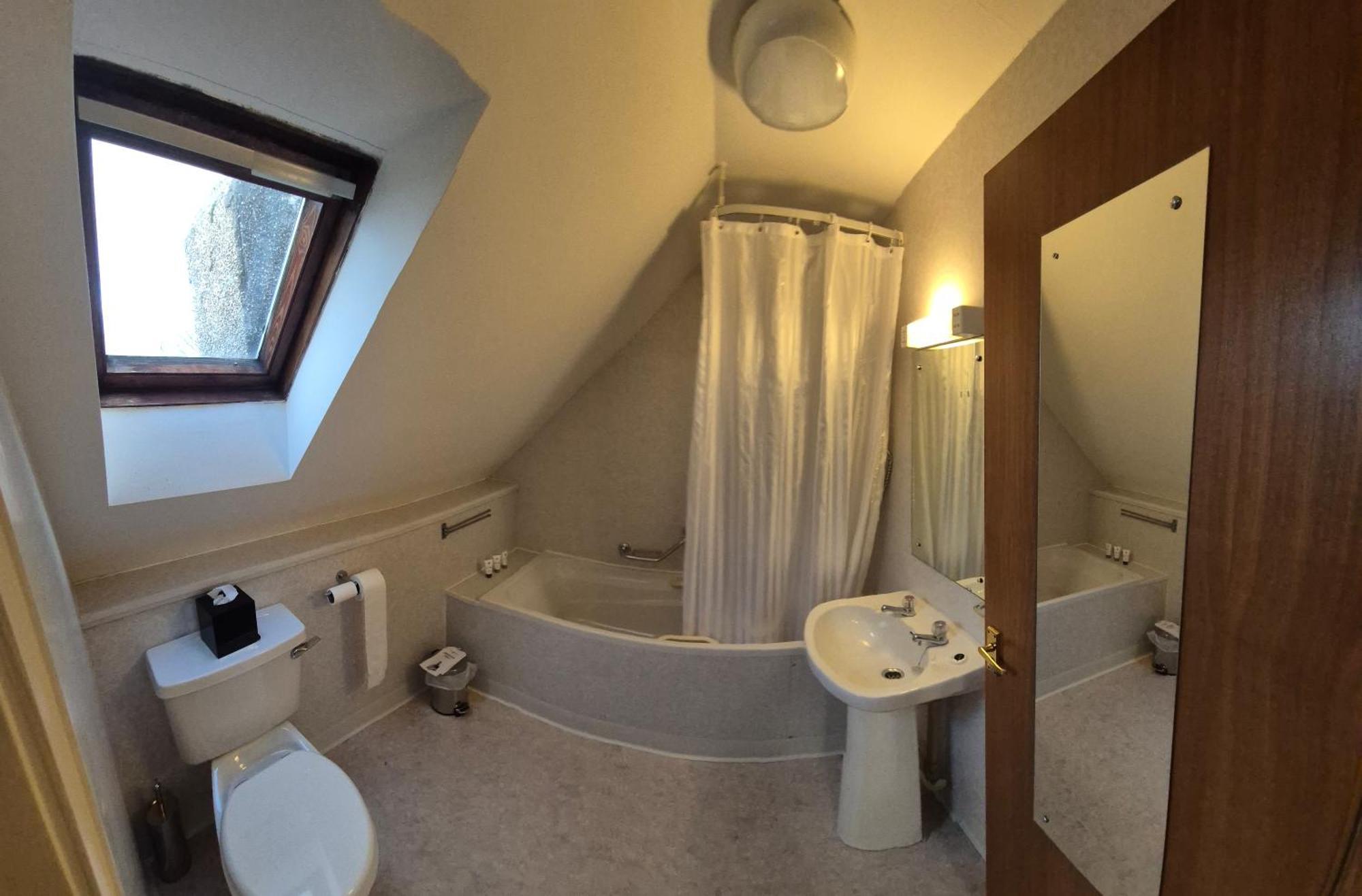 Doune Braes Hotel Breasclete Extérieur photo